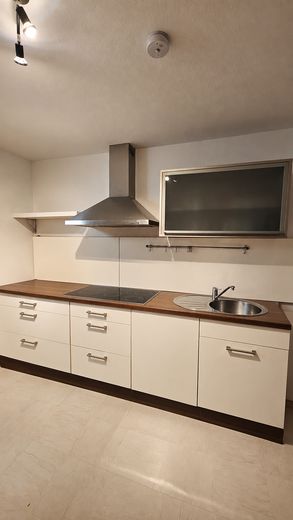 Luminoso y cuidado piso de 2 habitaciones con cocina y baño – Foto 9