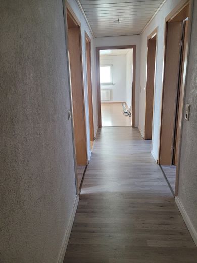 Attraktive 3 - Zimmer - Dachgeschosswohnung in Böhmenkirch – Flur