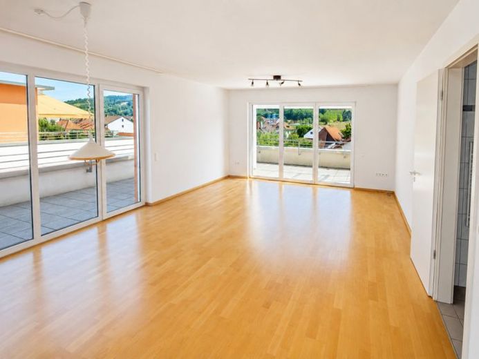 Kale manzaralı muhteşem görünüm: Schriesheim'da harika konumda, çatı teraslı 94 m² penthouse daire – Photo 1