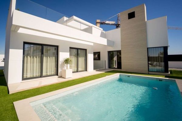 Bodrumlu, taşınmaya hazır lüks villa