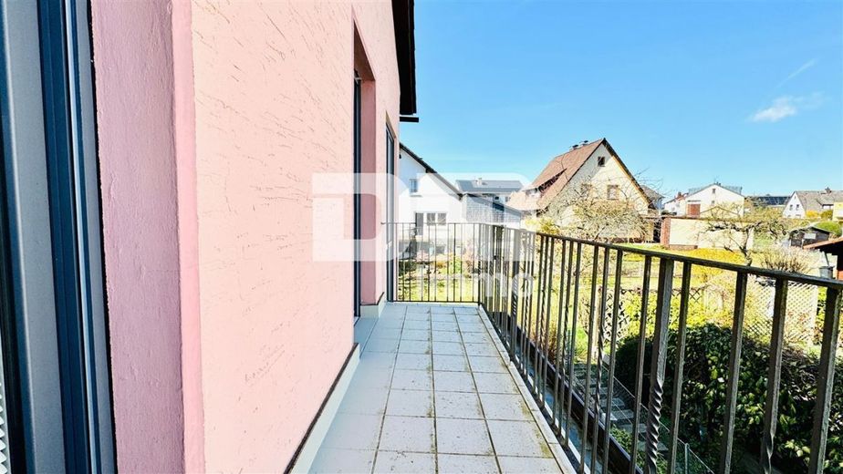 (Reserviert!)Zeitlose Eleganz trifft Moderne: Modernisiertes Einfamilienhaus – OG Balkon