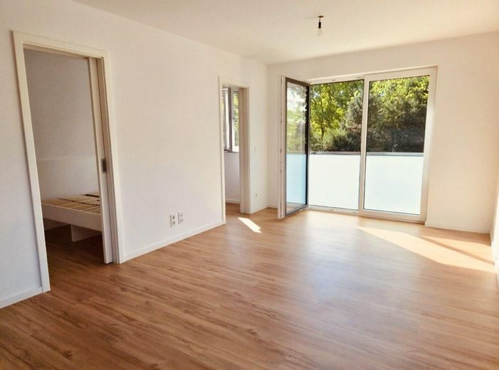 1,5 Zimmer Wohnung, EBK, Balkon, TG Stellplatz – Фото 2