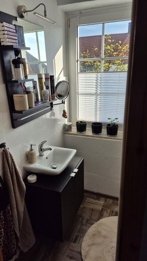Charmantes Einfamilienhaus in ruhiger zentraler Lage – WC OG1