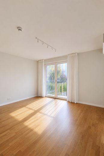 Luminoso piso de obra nueva de 97 m² de 2019 en Lichtenberg: 3 habitaciones, 2 balcones, ascensor, calefacción por suelo radiante, sin comisión, disponible para ocupar – Foto 8