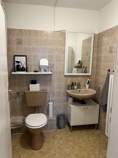 Badezimmer mit Badewanne