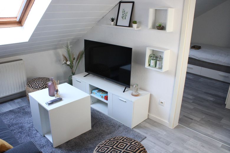 Zentrales schickes möbliertes Apartment – Foto 3