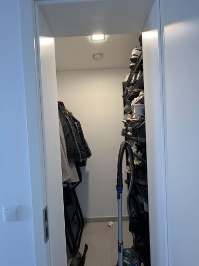 Moderno piso de 3 habitaciones en planta baja con jardín, eficiencia energética A+ – Garberobe