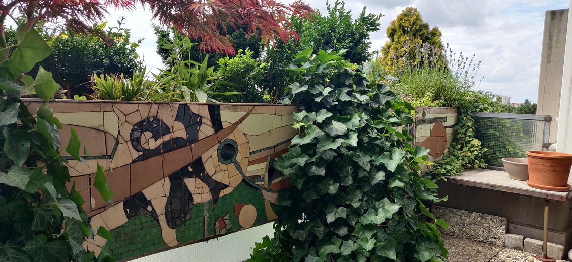Hannover Teraslı Evinde 3 Kat Üzerine Yayılmış Muhteşem 4 Odalı Daire – Balkon mit Mosaik