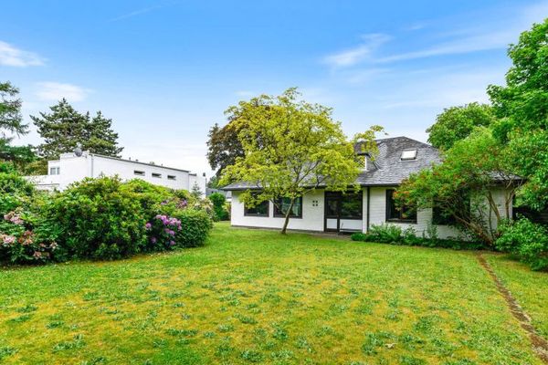 Besonderes Familienhaus mit Entwicklungspotenzial in ruhiger Sackgassenlage von Othmarschen