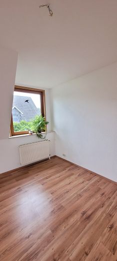 विशाल 2 कमरों का अपार्टमेंट - 90 m² - शांत स्थान पर, हरे-भरे Bönningstedt में (HH के उत्तर-पूर्व में) – Schlafzimmer