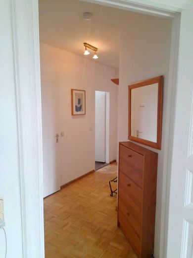 Erstbezug nach Renovierung- 2Zimmer mit Balkon nahe Tempelhofer Feld- provisionsfrei – Flur II