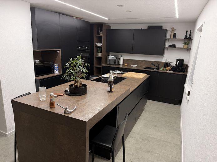 Casa adosada de esquina, garaje, sótano y 5 habitaciones – Venta particular – Foto 4