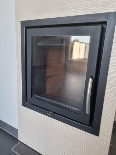 Wohnen und Arbeiten an einem Ort? Moderne Stadtwohnung mit Dachterrasse. – Ofenfenster