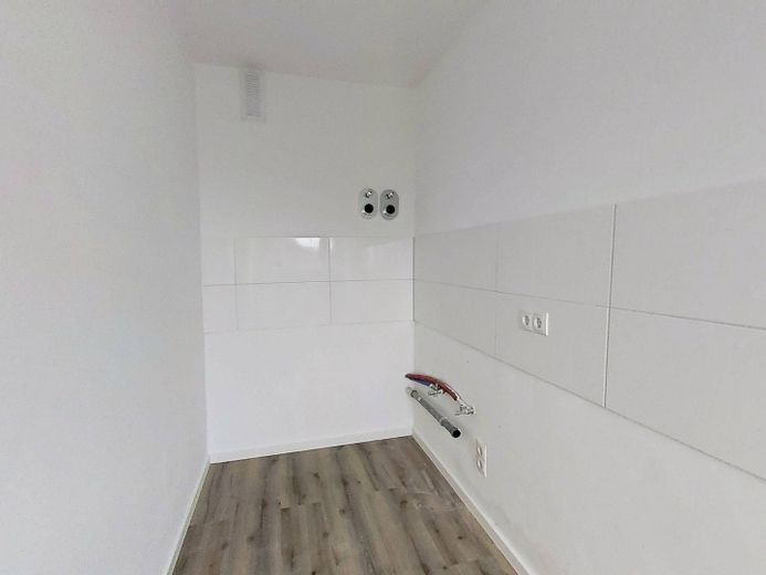 Herbstferien für Ihre Geldbörse - Wir erlassen Ihre erste Kaltmiete: Gut geschnittenes Single-Apartment mit BALKON – Ansicht II: Küche