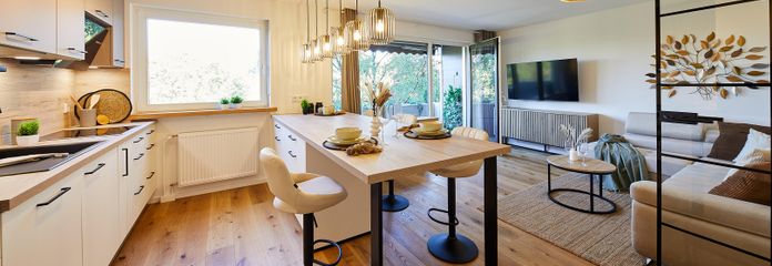 Top renovierte  2,5-Zimmer-Wohnung in Bestlage – provisionsfrei – Wohnraum + Küche