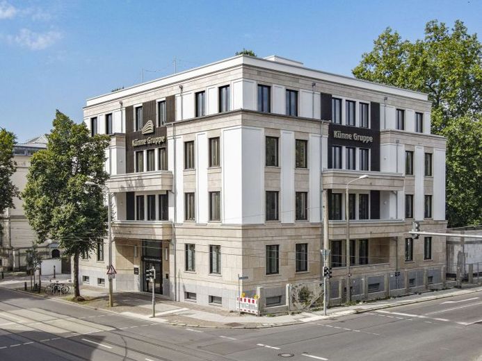 Gegen Gebot: Mehrfamilienhaus mit Potenzial in zentraler Wohnlage mit Balkonen – Foto 1