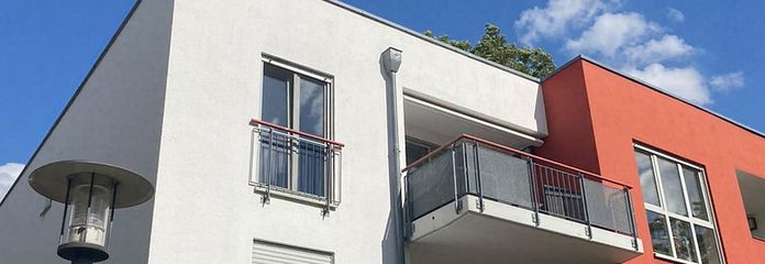 Ruhiges Wohnen ganz oben: Gepflegte 3-Zimmer-Wohnung mit Süd-West-Balkon & Tiefgarage