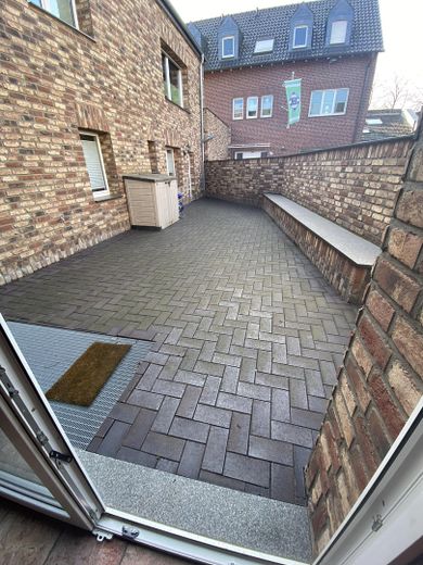 منزل عائلي ساحر في قلب حصن زونس – Terrasse mit Zugang Keller