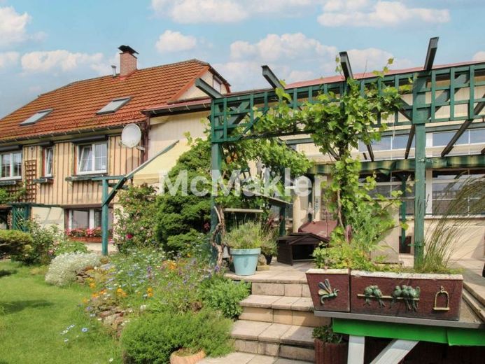 Wohnen und Arbeiten an einem Ort! EFH mit Werkhalle, Garten, und Garage – Foto 1