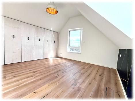 Toekomstbestendig wonen: moderne KfW-55-maisonette (A+) met groot dakterras & 2 parkeerplaatsen – Schlafen_1