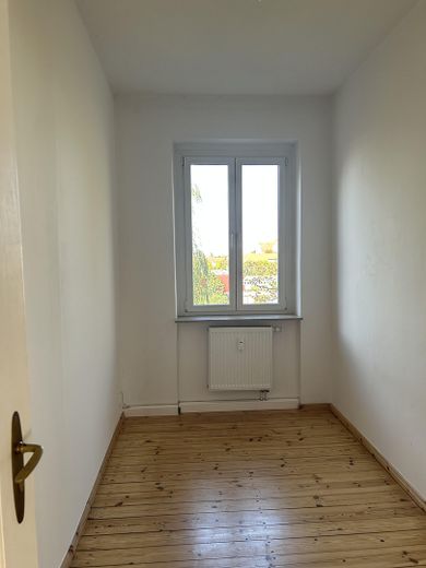 İyi konumda güzel 2,5 odalı daire! Komisyonsuz! – Arbeitszimmer