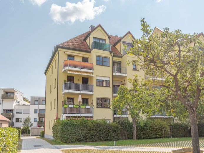 2-Zimmer-Wohnung mit Balkon, Lift, TG- und oberirdischem Stellplatz, EBK ablösbar in Landshut-Nikola – Foto 1