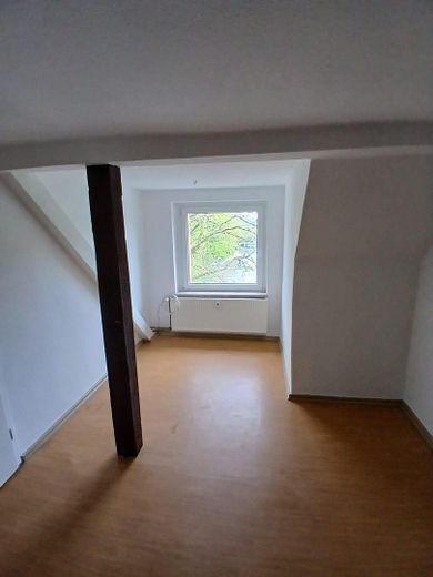 Schöne 4-Zimmerwohnung zentral gelegen zu vermieten – Kinderzimmer