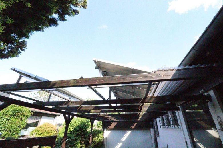 WRS Immobilien - Neuberg - Architekten-Villa mit Einliegerwohnung + großem Garten mit Baumbestand – Photovoltaikanlage