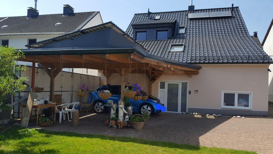 L(i)ebenswertes Haus, Grundstück mit Seele, vereinen zukunftsorientierte Technik mit Natur in Herten – Hofseite-Eingang