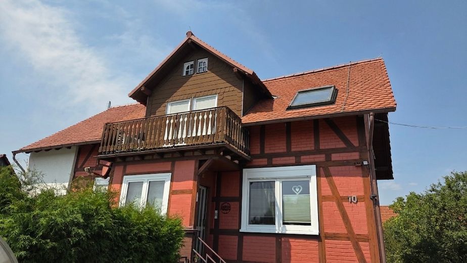 Kernsaniertes EFH nahe Marburg: Pool & 908m² Traumgarten – Photo 2