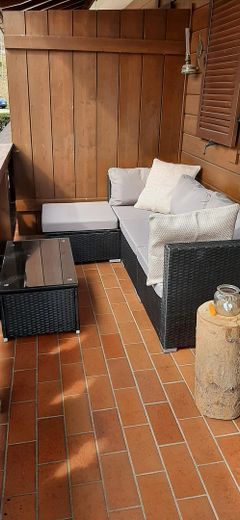 Charmante 3 Zimmer Wohnung – Sitzgelegenheit