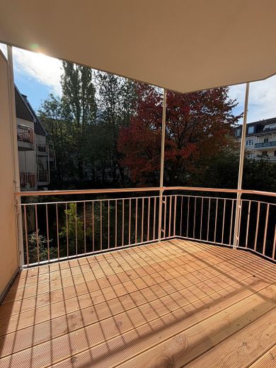 ERSTBEZUG | KERNSANIERTE 2 ZIMMER WOHNUNG MIT SÜDBALKON | RUHIG | SCHWABING-WEST | OLYMPIAPARK – Balkon