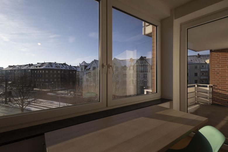 19qm Zimmer + Balkon (7,2 qm)