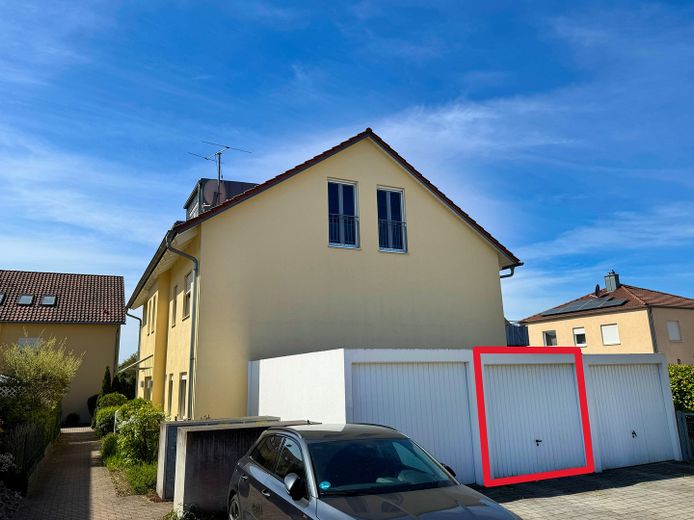 Haus Nordseite mit Garage