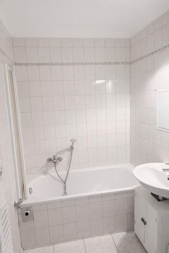 Badezimmer mit Dusche