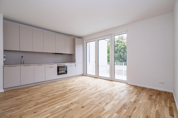 Helle 2-Zimmer-Wohnung mit Balkon und Einbauküche