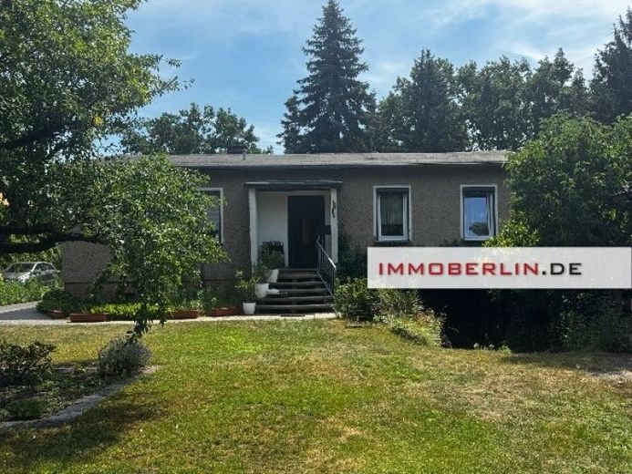 IMMOBERLIN.DE - Cazibeli Batı bahçeli ve garajlı harika bir bungalov – Fotoğraf 1