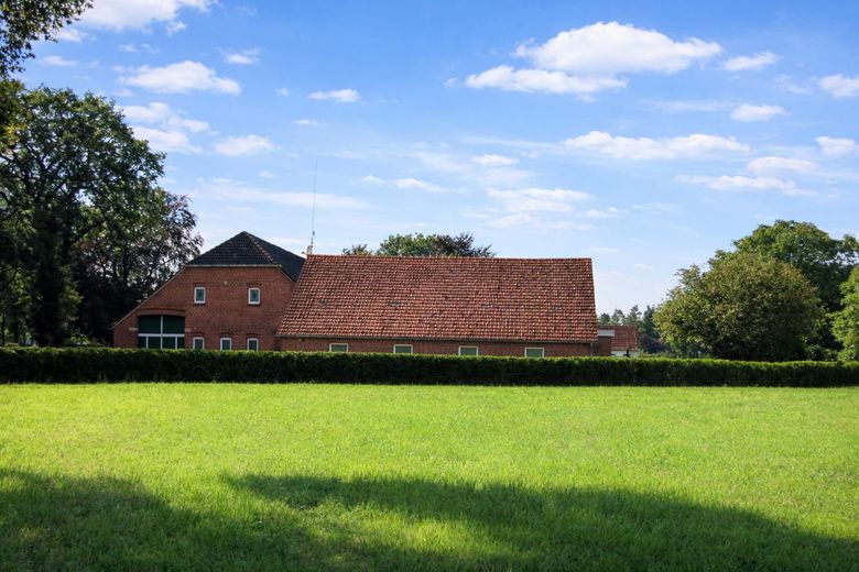Resthof / Landhaus + 600 m² Hallenfläche – Wohnen & Arbeiten in Westerstede – Remise 1+2