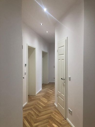 Appartamento di 3 locali appena ristrutturato con cucina componibile di lusso e ampio balcone – Foto 6