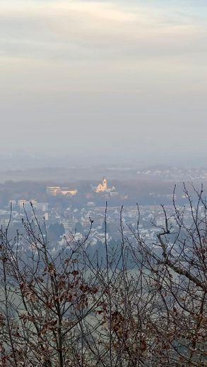 Wo Wald auf Weitblick trifft – Traumvilla mit Taunus- und Skyline-Panorama – Fernblick