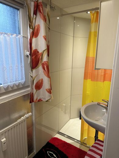 Großzügiges Wohnen auf zwei Ebenen - 3 Schlafzimmer und gepflegtes Ambiente in Hagen-Hohenlimburg – Foto 6