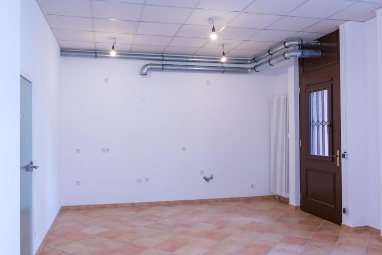 3-Zimmer EG-Wohnung im Loft-Stil in Mannheim-Rheinau Erstbezug nach Sanierung – Wohnzimmer/offene Küche