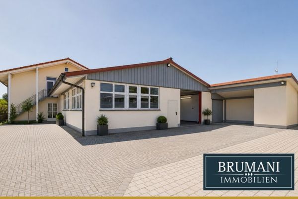 BRUMANI | Versatile residential and commercial property with hall and two residential units