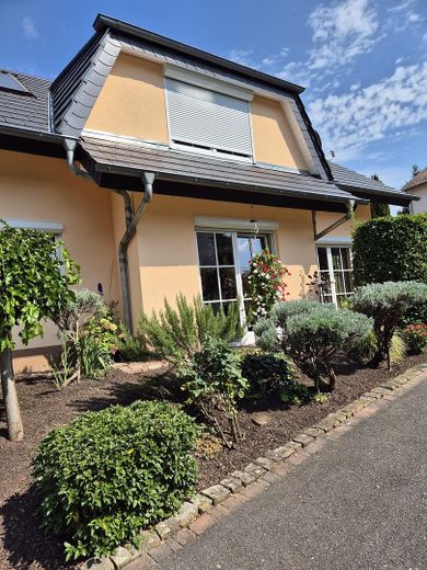 Sehr gepflegtes Einfamilienhaus mit viel Charme und Wohlfühlatmosphäre – Foto 2