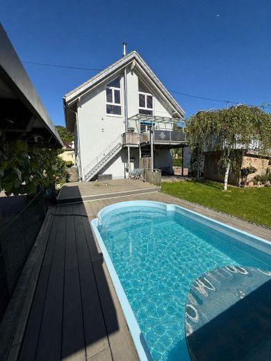 Hausansicht,Pool,Garten