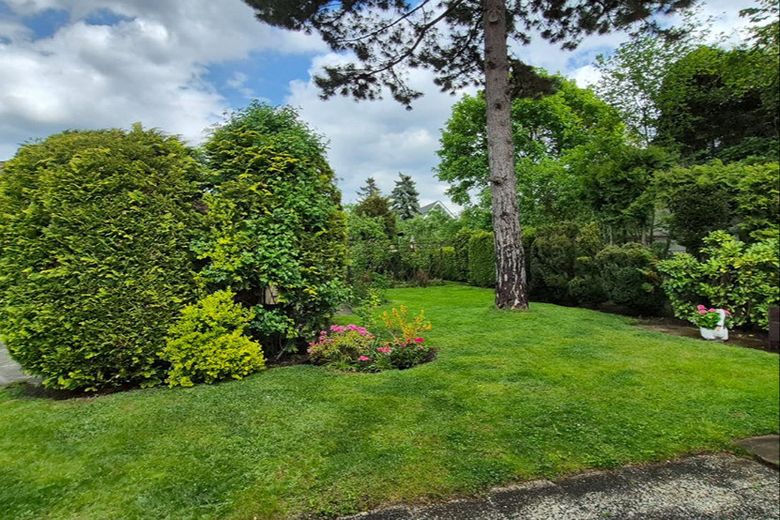 GROßES GRUNDSTÜCK MIT EINFAMILIENHAUS -RUDOW -BLUMENVIERTEL- PROVISIONSFREI -BEZUGSFREI – Foto 1