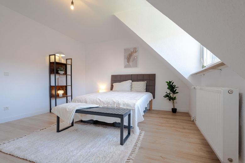 Move in and feel at home – modernized terraced house – Schlafzimmer