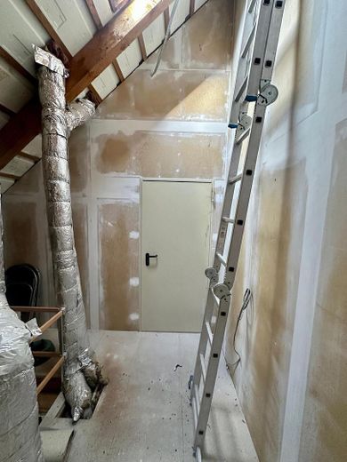 Yüksek kaliteli yenilenmiş 3 odalı çatı katı dairesi - Balkon ve Wilkau-Haßlau, Zwickau şehir sınırında sakin konum – Dachboden