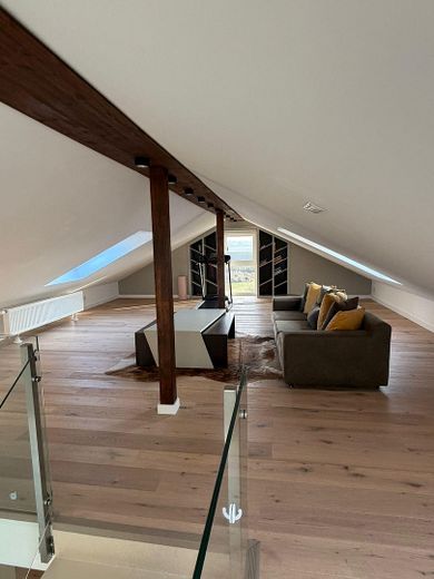 Dachgeschossraum mit gemütlich