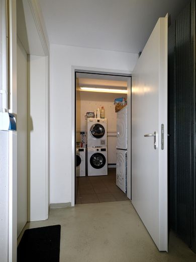*PROVISIONSFREI* Hochwertige Erdgeschoss-Terrassenwohnung in Bestlage Maxhofstraße - Fürstenried – Gepflegter Waschraum im UG